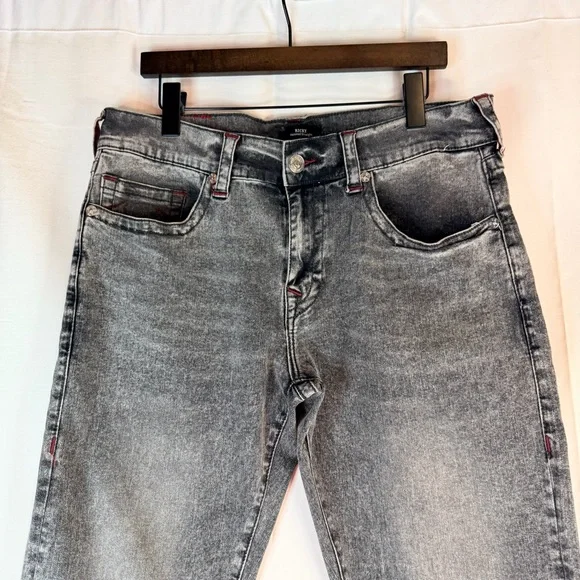 TRUE RELIGION Men’s Size 34 Denim Jeans Ricky Style Relaxed Straight Stretch